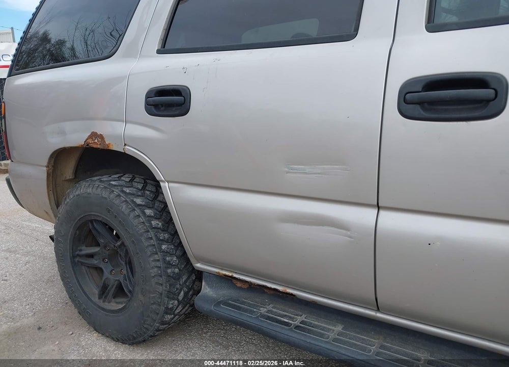 2004 CHEVROLET TAHOE LS VIN: 1GNEC13Z74J240120