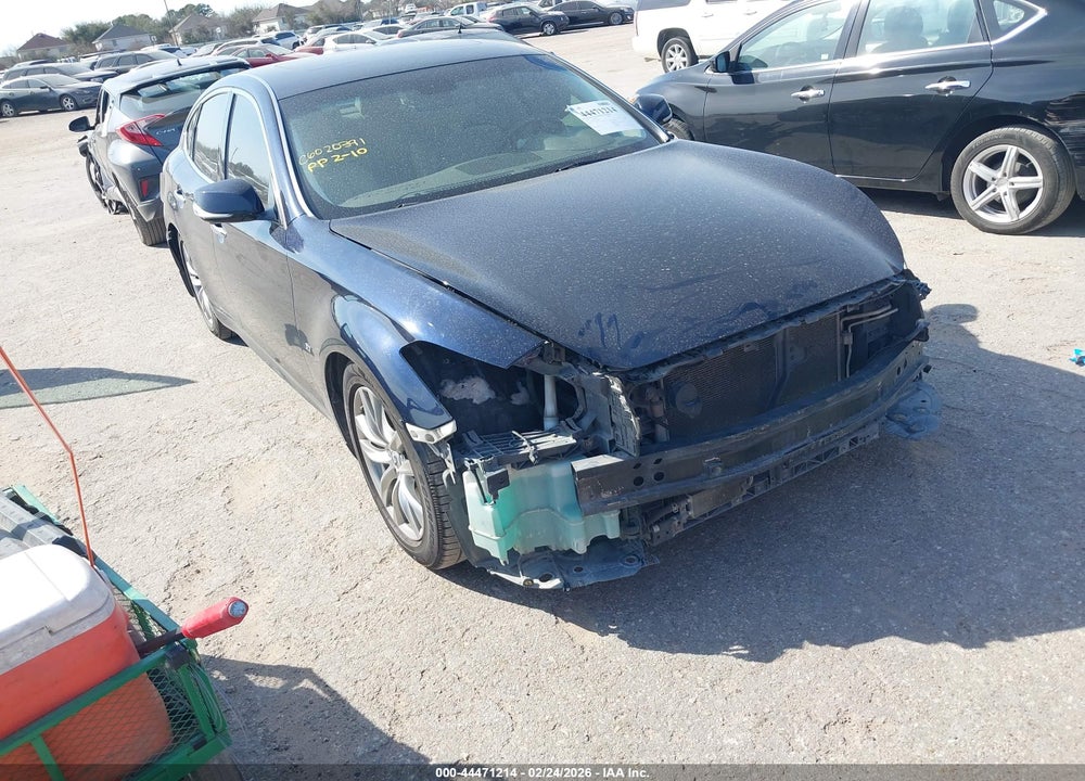 2018 INFINITI Q70 3.7 LU VIN: JN1BY1AP6JM180522