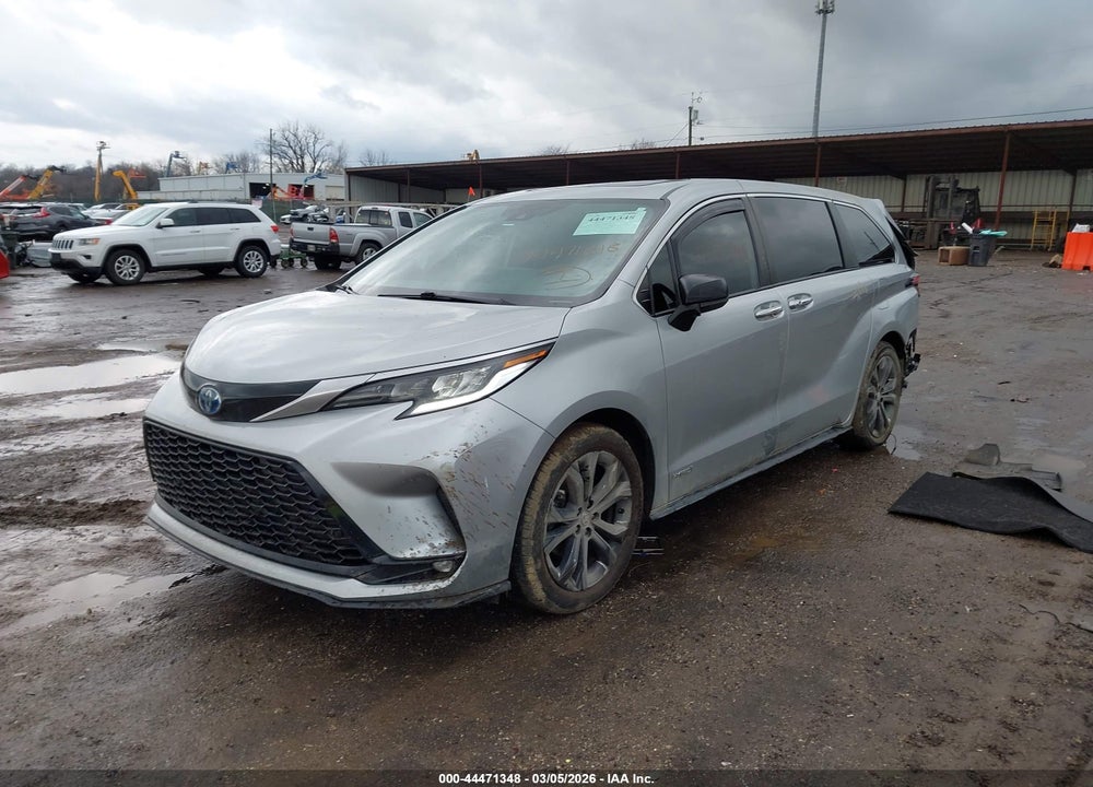 2021 TOYOTA SIENNA XSE VIN: 5TDXRKEC5MS005619