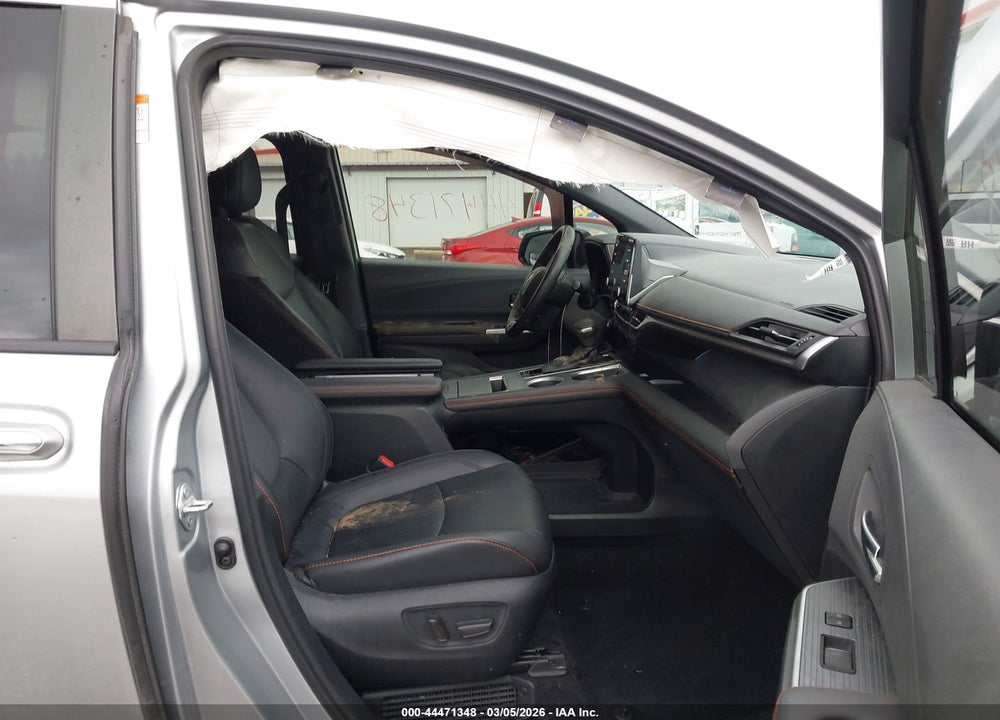 2021 TOYOTA SIENNA XSE VIN: 5TDXRKEC5MS005619