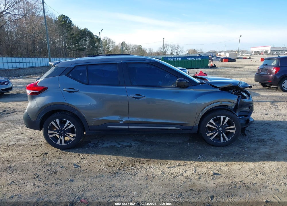 2019 NISSAN KICKS SR VIN: 3N1CP5CUXKL511843