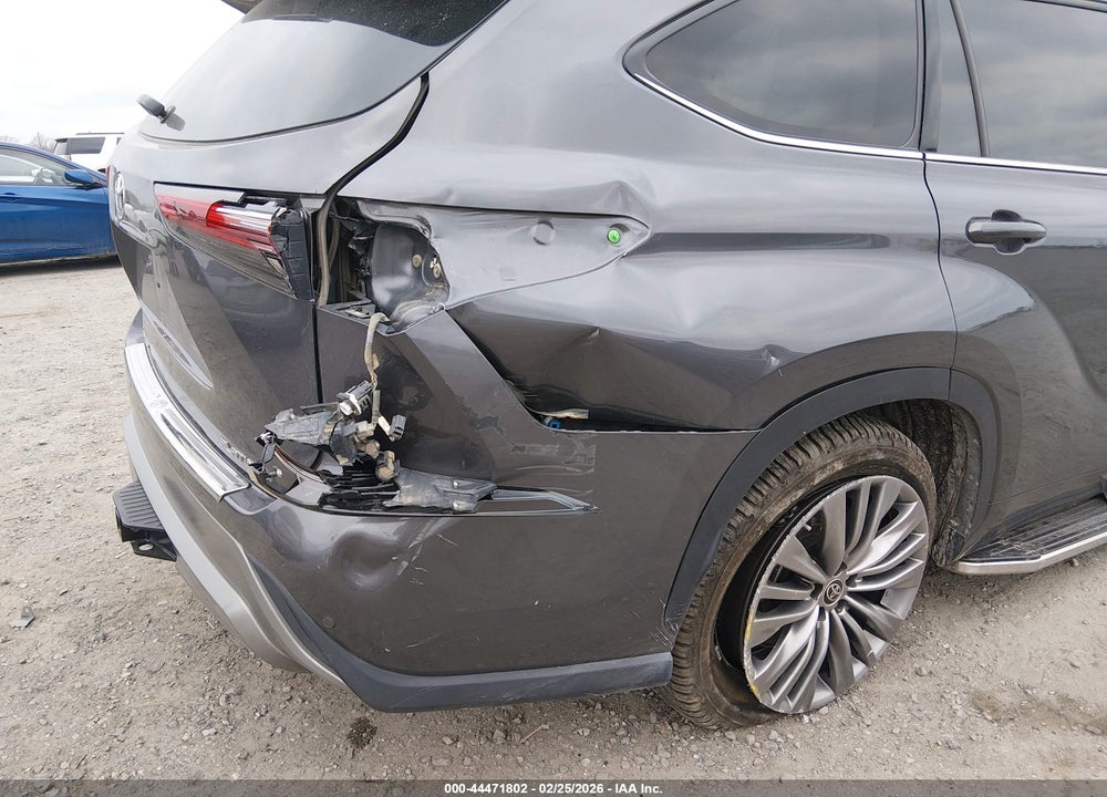 2022 TOYOTA HIGHLANDER PLATINUM VIN: 5TDFZRAH7NS098098