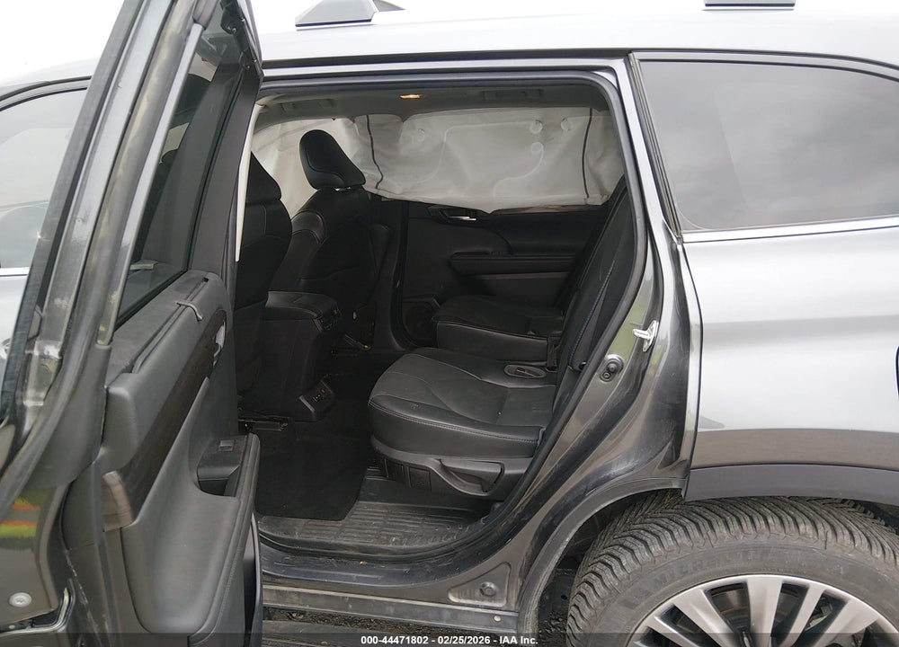 2022 TOYOTA HIGHLANDER PLATINUM VIN: 5TDFZRAH7NS098098