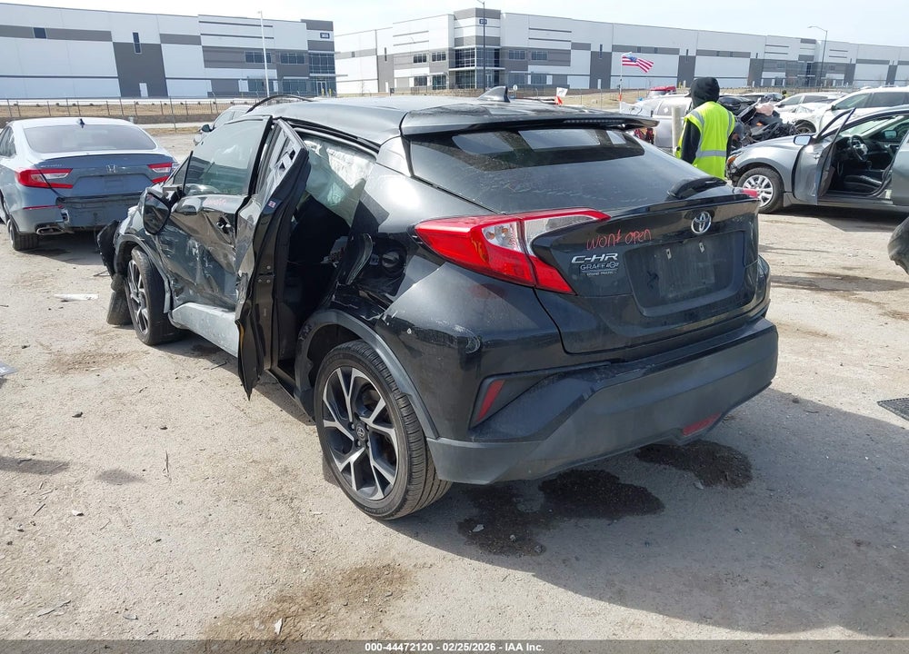2018 TOYOTA C-HR XLE PREMIUM VIN: NMTKHMBX0JR018403