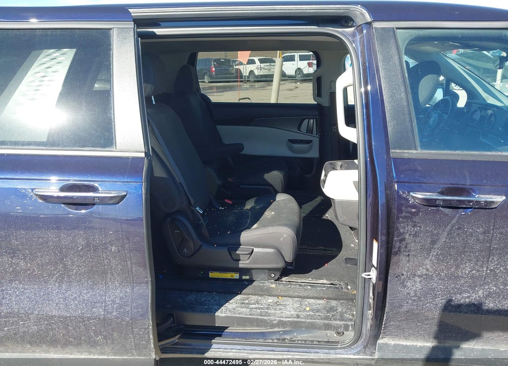 2024 KIA CARNIVAL MPV LX VIN: KNDNB4H38R6352842