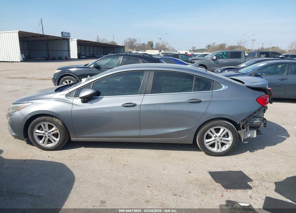 2018 CHEVROLET CRUZE LT AUTO VIN: 1G1BE5SM2J7243057