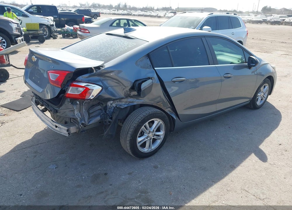 2018 CHEVROLET CRUZE LT AUTO VIN: 1G1BE5SM2J7243057