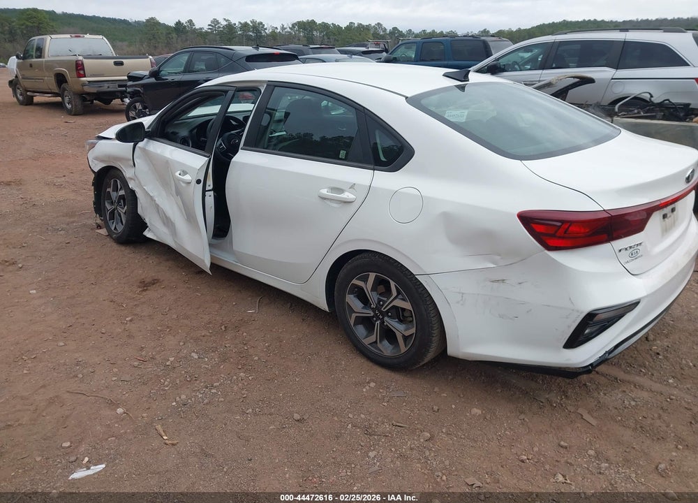 2019 KIA FORTE LXS VIN: 3KPF24AD1KE075040