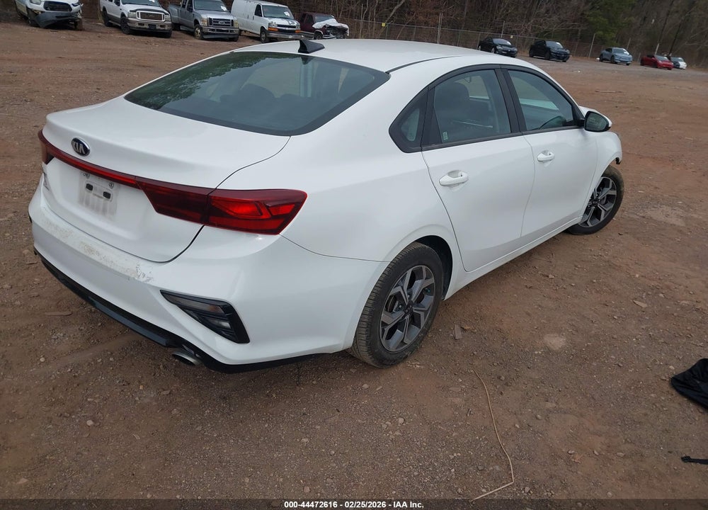 2019 KIA FORTE LXS VIN: 3KPF24AD1KE075040