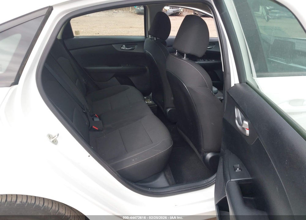 2019 KIA FORTE LXS VIN: 3KPF24AD1KE075040