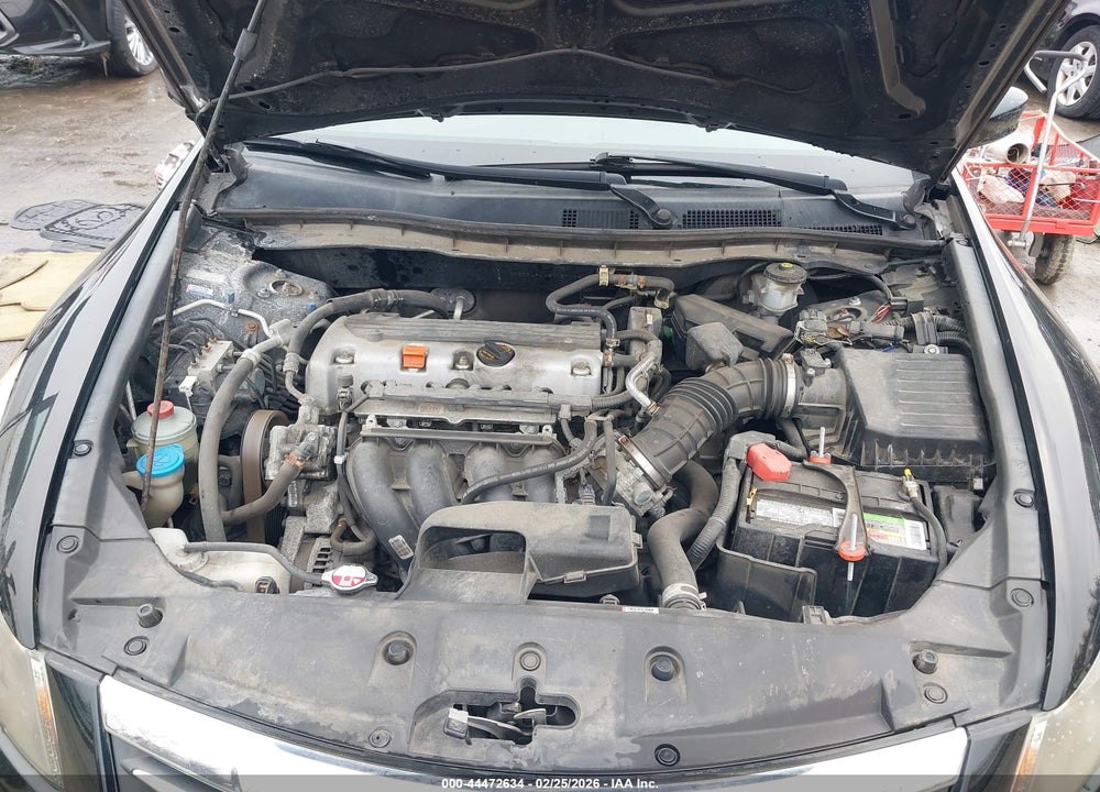 2011 HONDA ACCORD 2.4 LX-P VIN: 1HGCP2F48BA157093