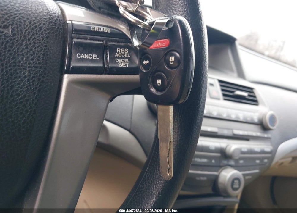 2011 HONDA ACCORD 2.4 LX-P VIN: 1HGCP2F48BA157093