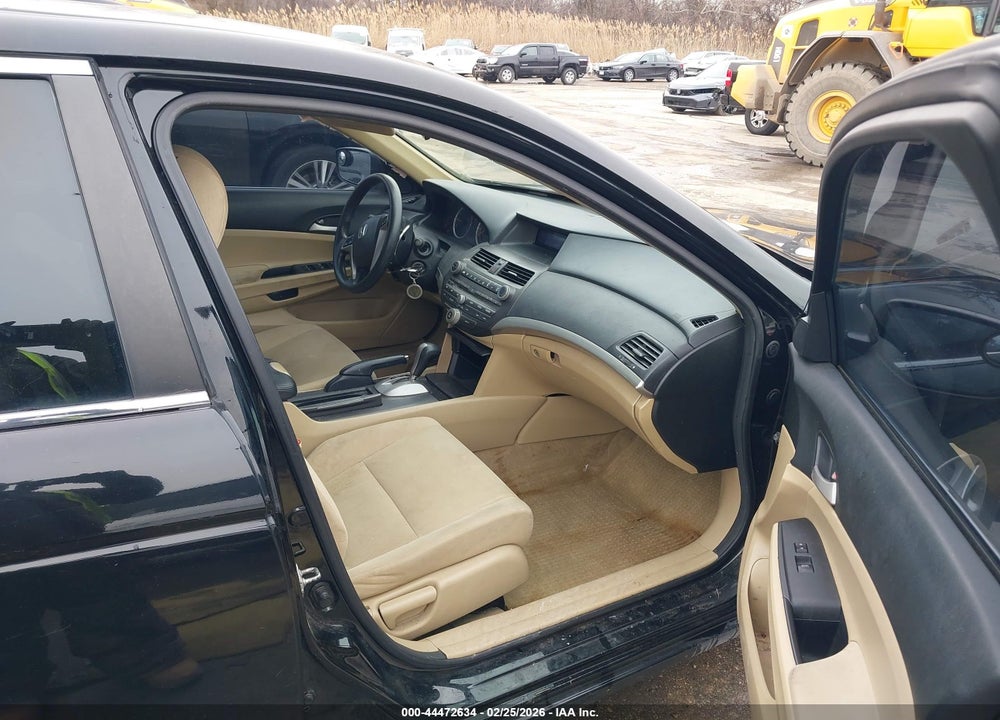 2011 HONDA ACCORD 2.4 LX-P VIN: 1HGCP2F48BA157093
