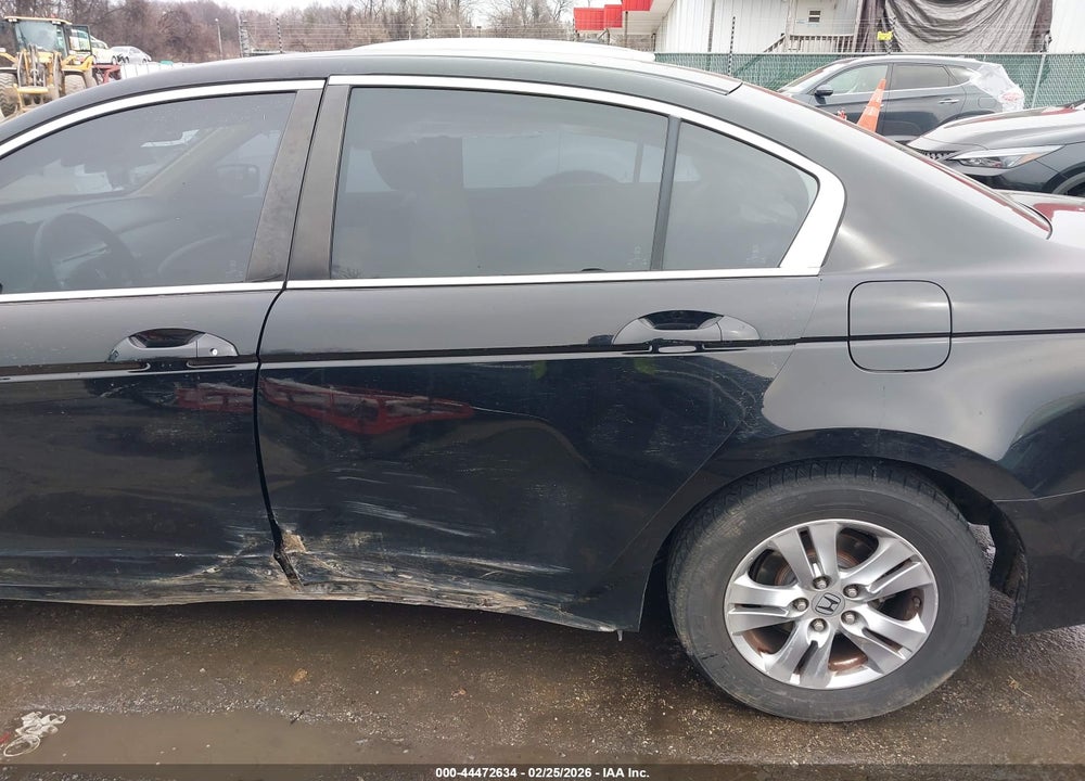 2011 HONDA ACCORD 2.4 LX-P VIN: 1HGCP2F48BA157093
