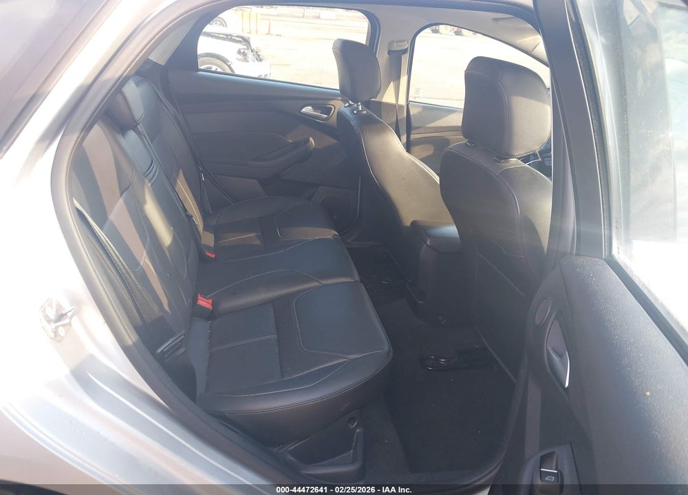 2015 FORD FOCUS TITANIUM VIN: 1FADP3J23FL247296