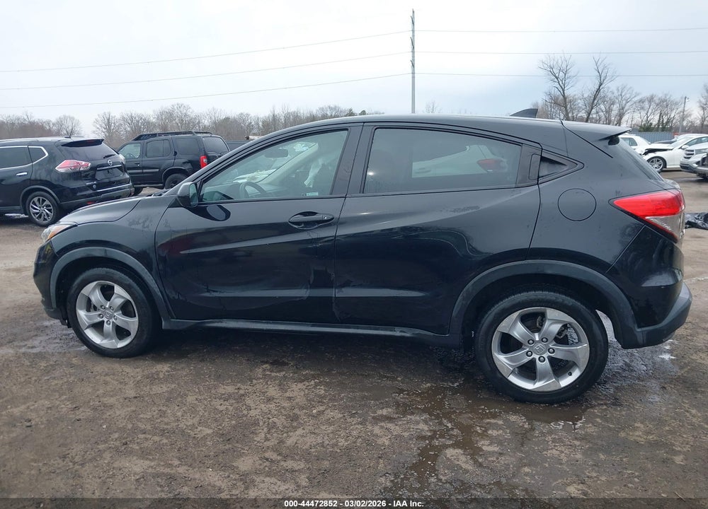 2019 HONDA HR-V LX VIN: 3CZRU6H32KG733396
