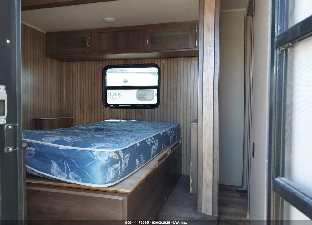 2017 PALOMINO PUMA 32FBIS VIN: 4X4TPUH29HP063696