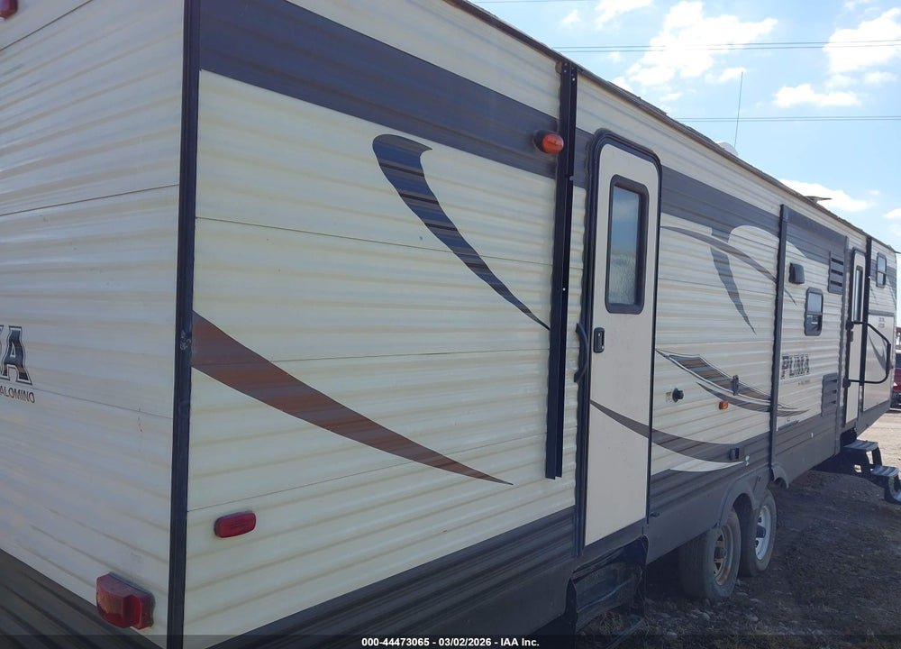 2017 PALOMINO PUMA 32FBIS VIN: 4X4TPUH29HP063696