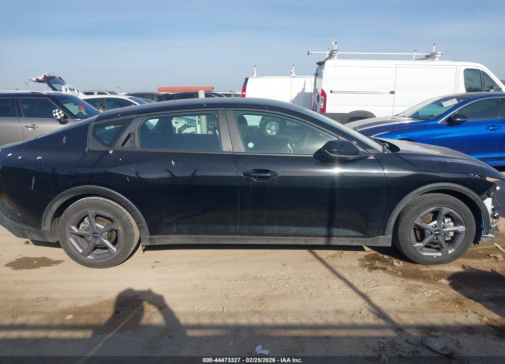 2025 KIA K4 LXS VIN: 3KPFT4DE3SE035687