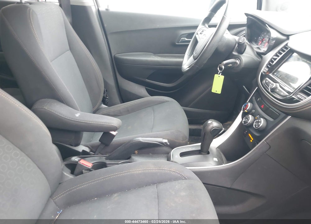 2019 CHEVROLET TRAX LS VIN: 3GNCJNSB0KL173732