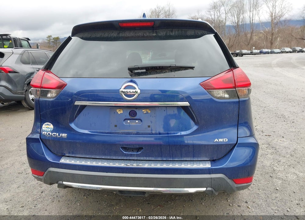 2017 NISSAN ROGUE S VIN: 5N1AT2MM1HC731109