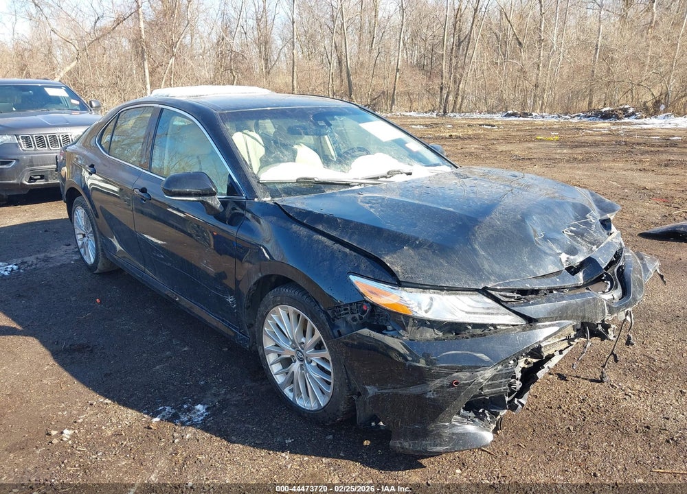 2018 TOYOTA CAMRY XLE VIN: 4T1B11HK2JU008222