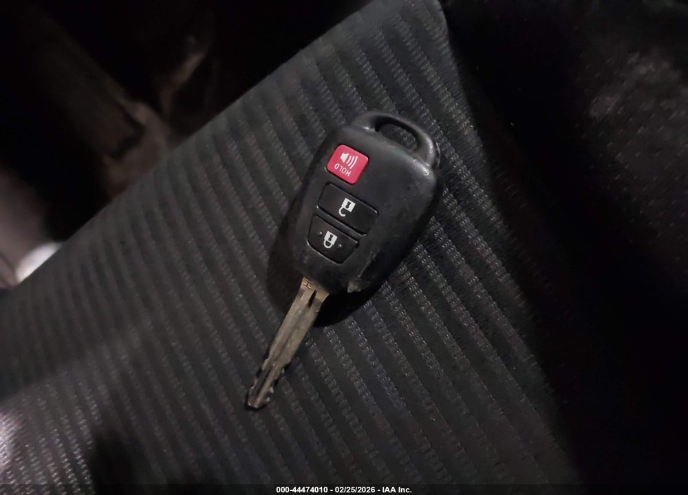 2015 TOYOTA RAV4 XLE VIN: 2T3RFREV8FW355825
