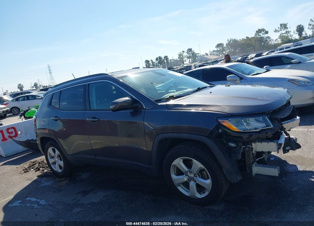2018 JEEP COMPASS LATITUDE FWD VIN: 3C4NJCBB0JT469080