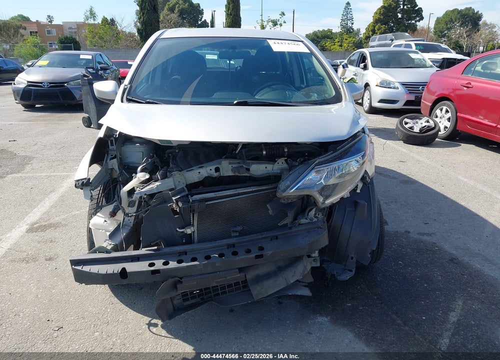 2018 NISSAN VERSA NOTE SV VIN: 3N1CE2CP0JL360136