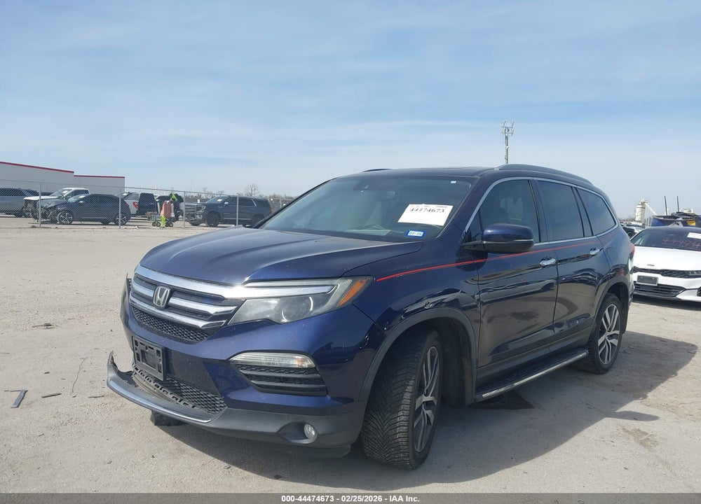 2018 HONDA PILOT TOURING VIN: 5FNYF5H90JB002495