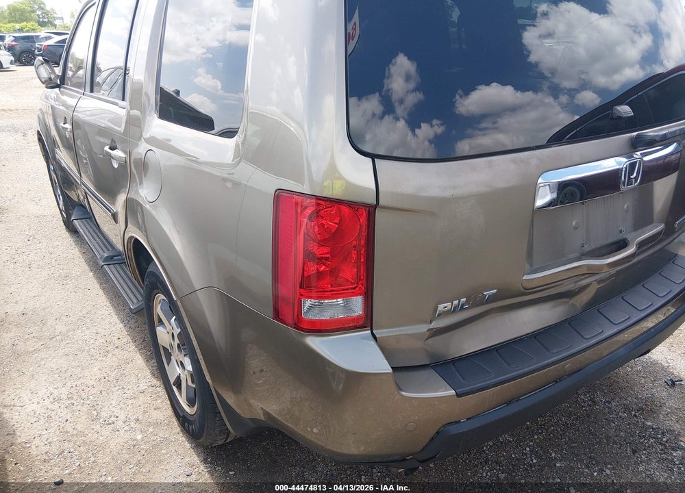 2010 HONDA PILOT TOURING VIN: 5FNYF3H91AB021304
