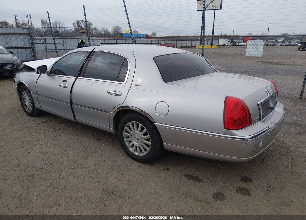 2004 LINCOLN TOWN CAR ULTIMATE VIN: 1LNHM83W34Y686673