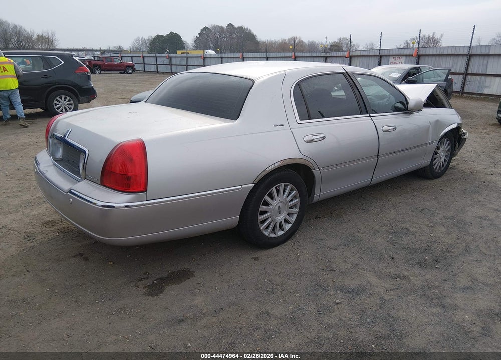 2004 LINCOLN TOWN CAR ULTIMATE VIN: 1LNHM83W34Y686673