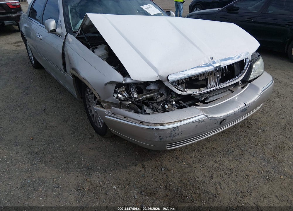 2004 LINCOLN TOWN CAR ULTIMATE VIN: 1LNHM83W34Y686673
