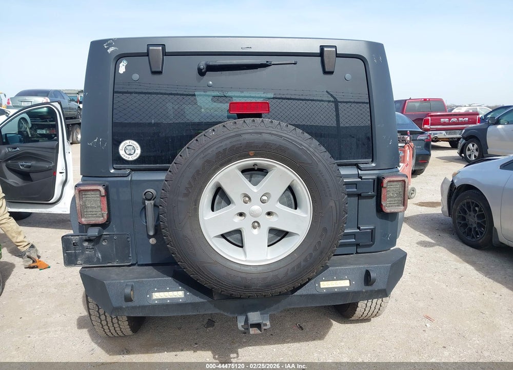 2016 JEEP WRANGLER UNLIMITED SPORT VIN: 1C4BJWDG2GL285888