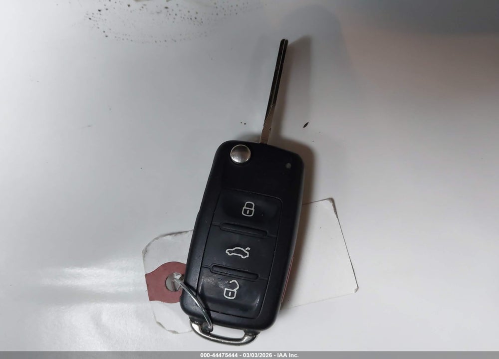 2013 VOLKSWAGEN BEETLE 2.0T VIN: 3VW8T7AT7DM822421