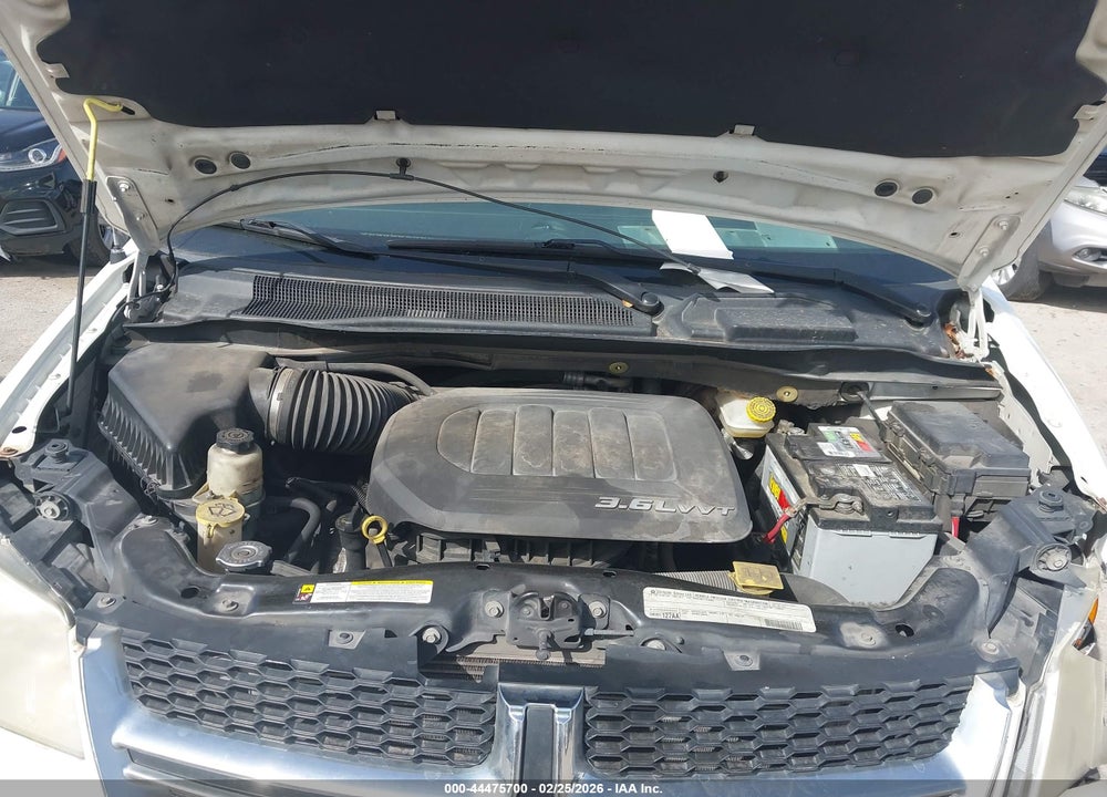 2011 DODGE GRAND CARAVAN CREW VIN: 2D4RN5DG0BR742231