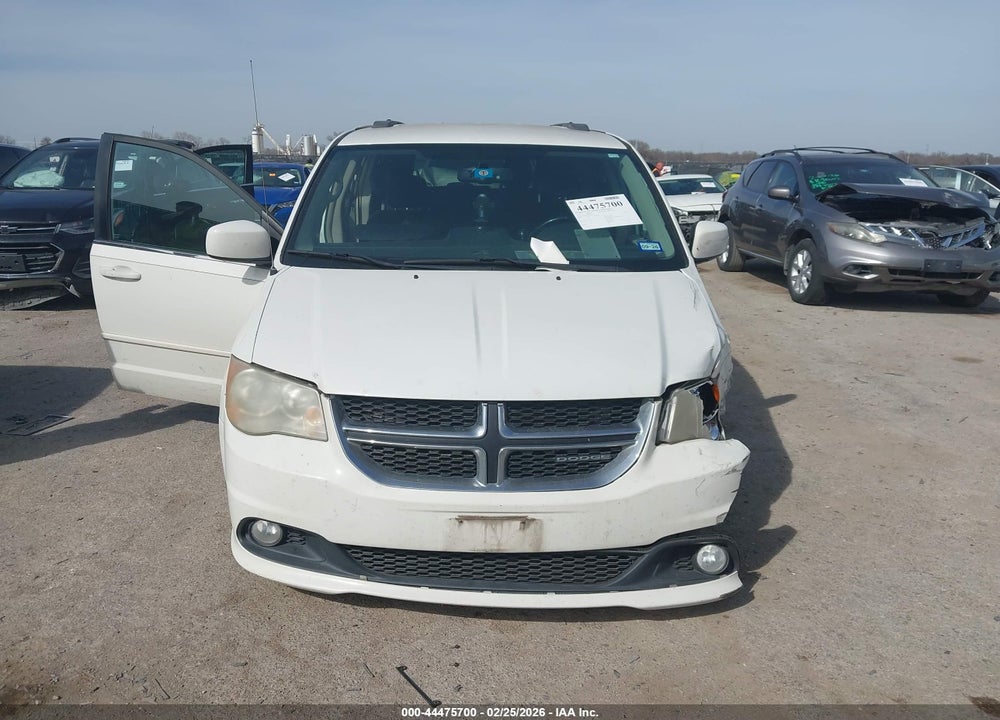 2011 DODGE GRAND CARAVAN CREW VIN: 2D4RN5DG0BR742231