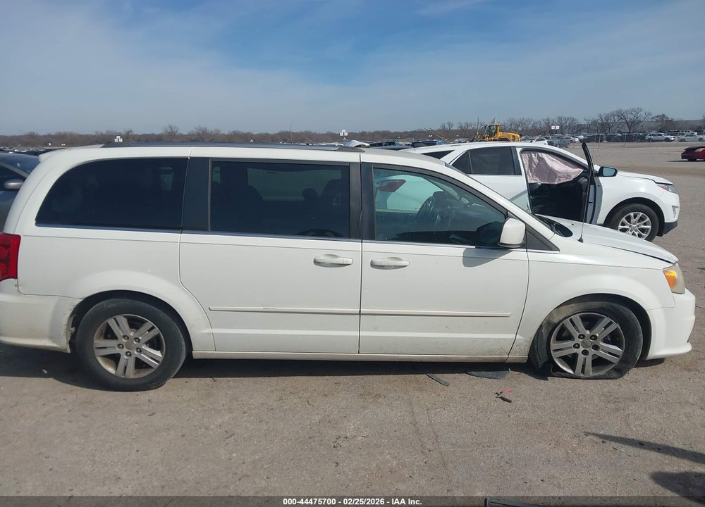 2011 DODGE GRAND CARAVAN CREW VIN: 2D4RN5DG0BR742231
