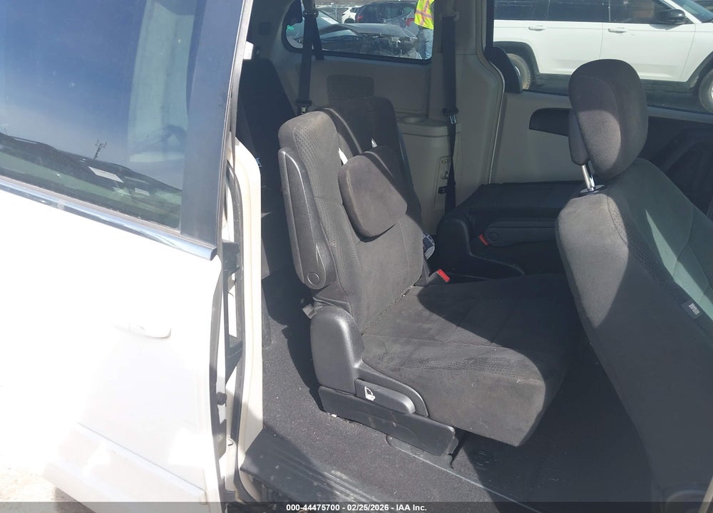 2011 DODGE GRAND CARAVAN CREW VIN: 2D4RN5DG0BR742231