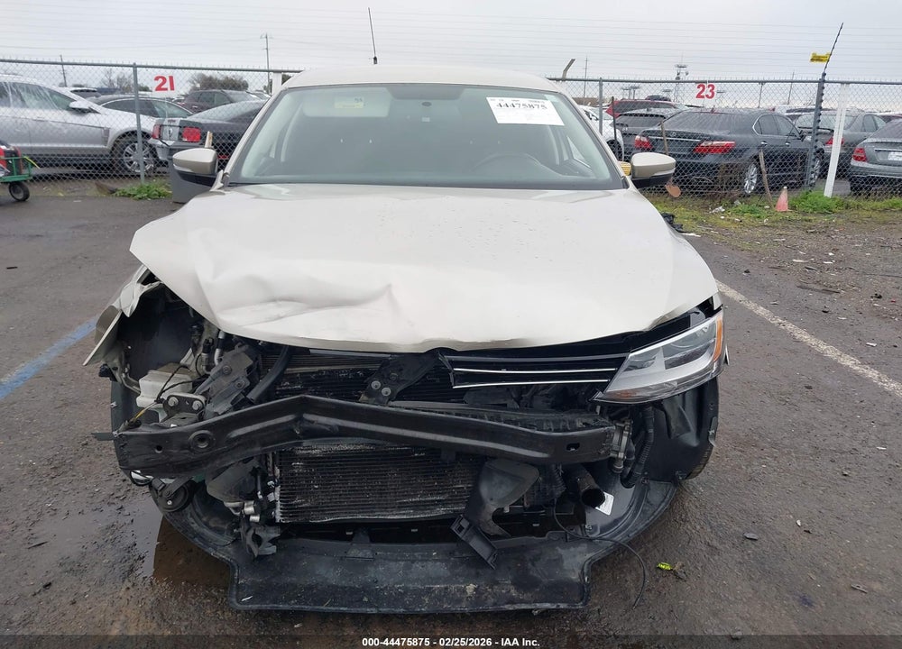 2014 VOLKSWAGEN JETTA 1.8T SE VIN: 3VWD17AJ7EM262193