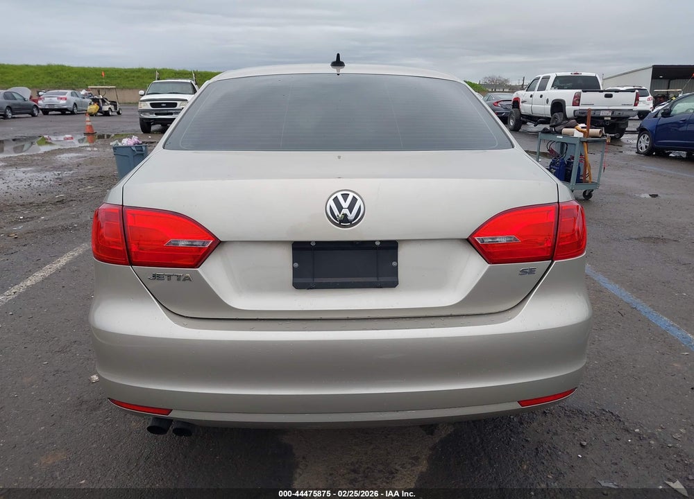 2014 VOLKSWAGEN JETTA 1.8T SE VIN: 3VWD17AJ7EM262193
