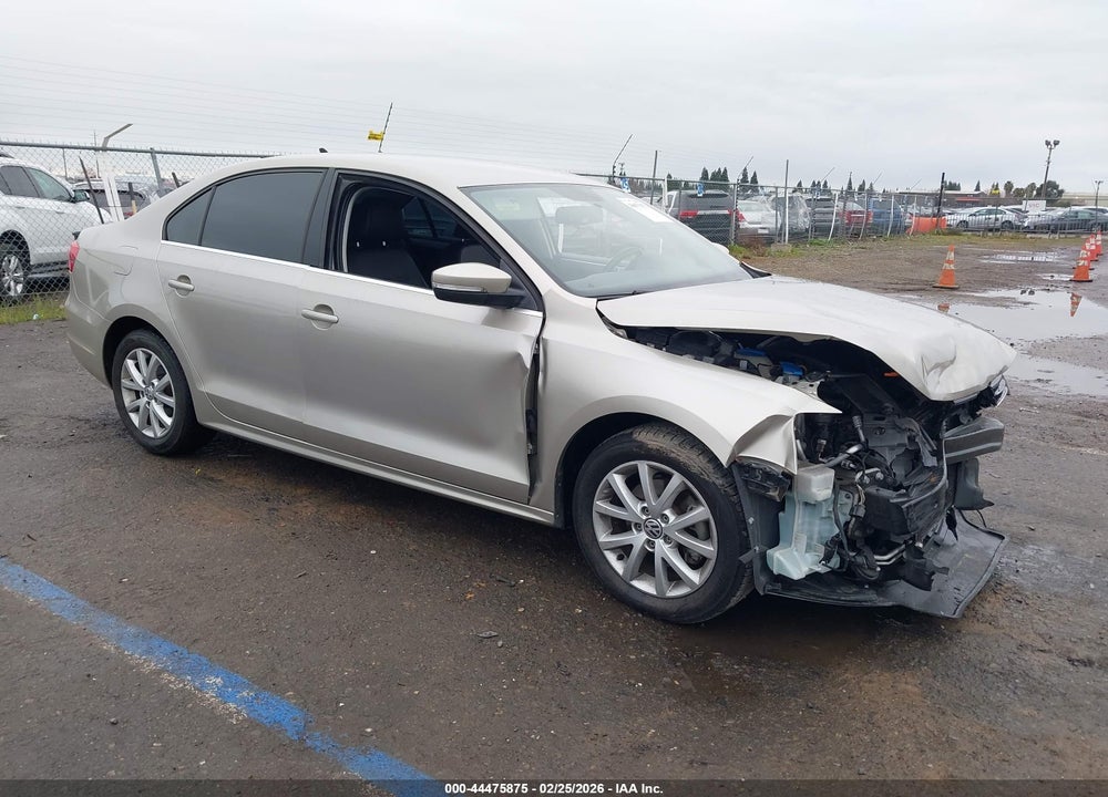 2014 VOLKSWAGEN JETTA 1.8T SE VIN: 3VWD17AJ7EM262193