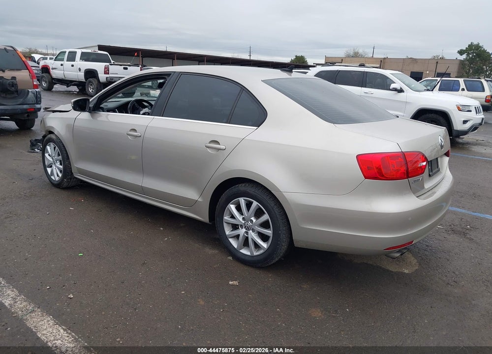 2014 VOLKSWAGEN JETTA 1.8T SE VIN: 3VWD17AJ7EM262193