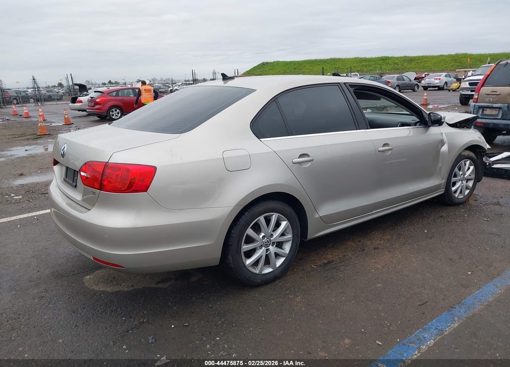 2014 VOLKSWAGEN JETTA 1.8T SE VIN: 3VWD17AJ7EM262193