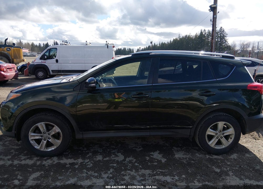 2013 TOYOTA RAV4 XLE VIN: JTMRFREVXDD022245