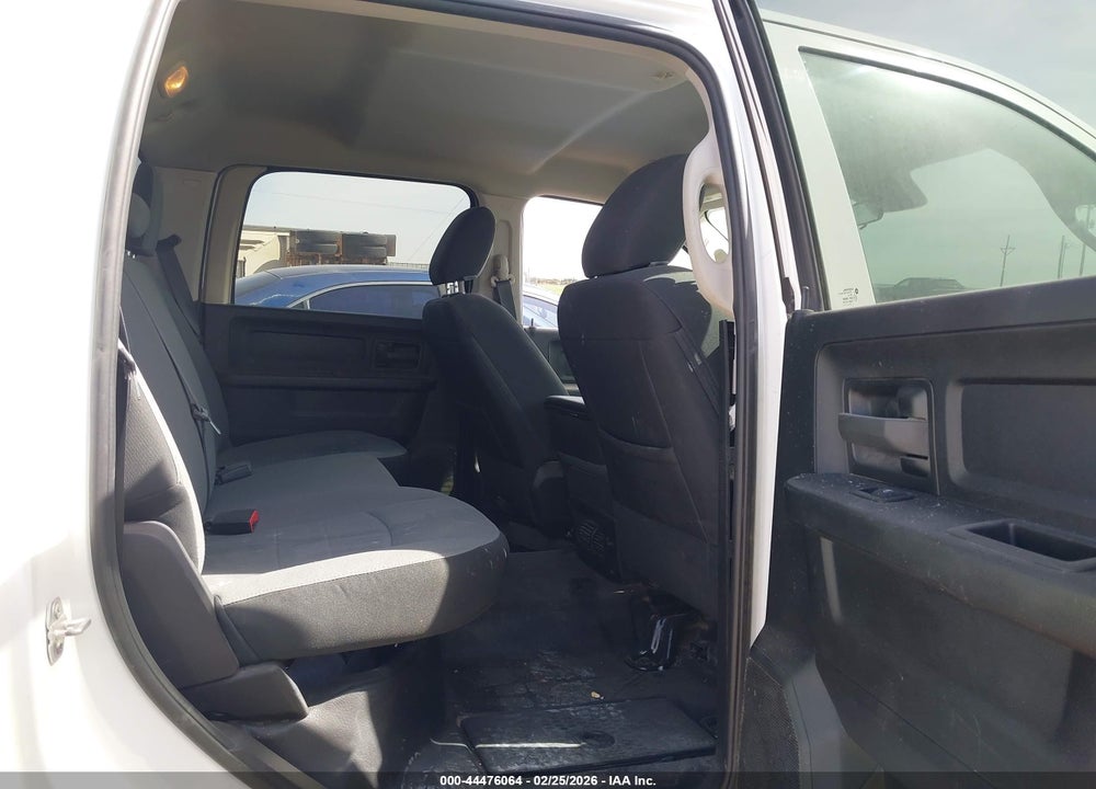 2022 RAM 1500 CLASSIC TRADESMAN  4X4 5'7 BOX VIN: 3C6RR7KG3NG375617