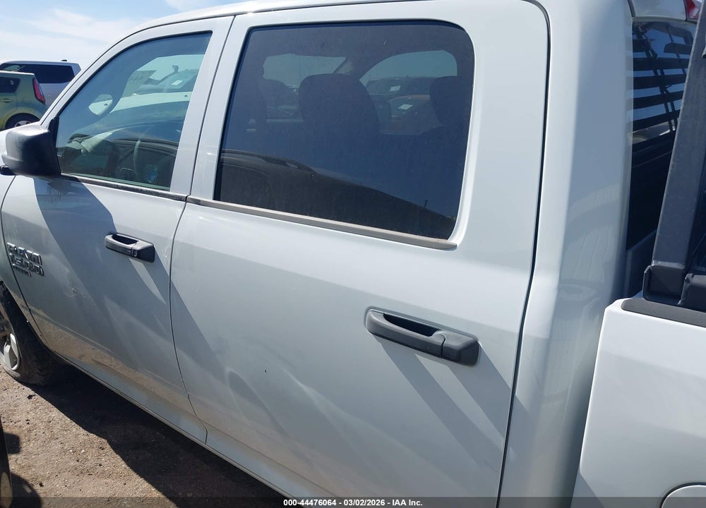 2022 RAM 1500 CLASSIC TRADESMAN  4X4 5'7 BOX VIN: 3C6RR7KG3NG375617