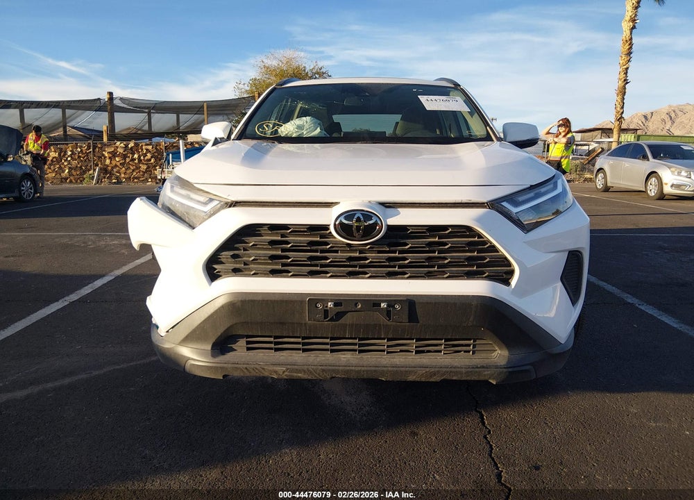 2022 TOYOTA RAV4 XLE VIN: 2T3W1RFV2NC197773