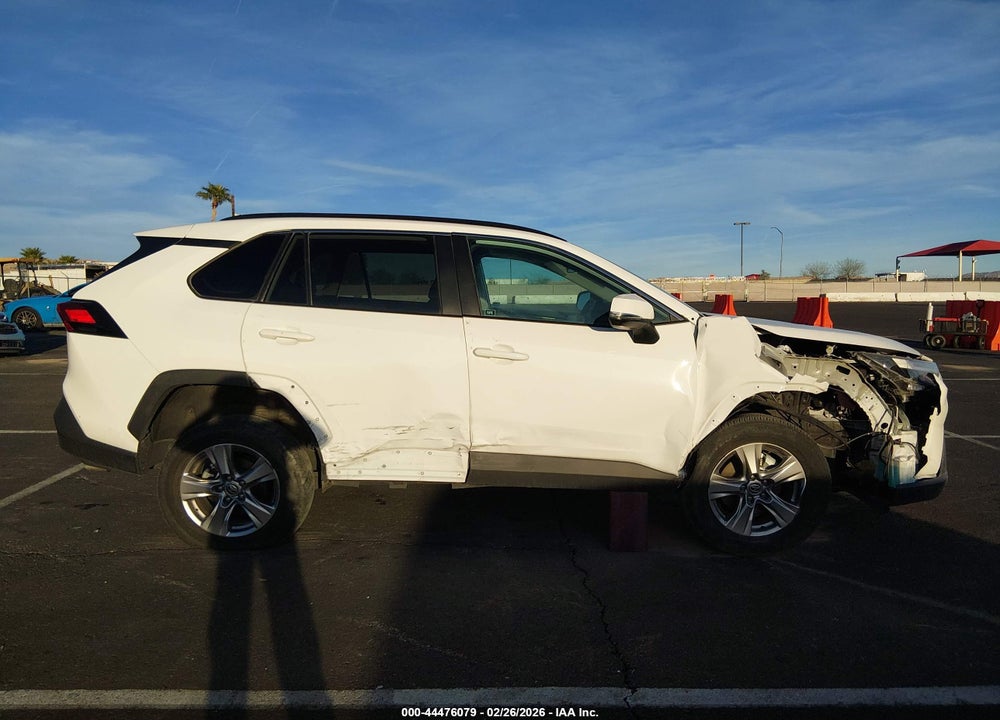 2022 TOYOTA RAV4 XLE VIN: 2T3W1RFV2NC197773